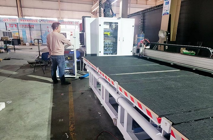 出口烏克蘭定制款3624可拆分一體機已裝車